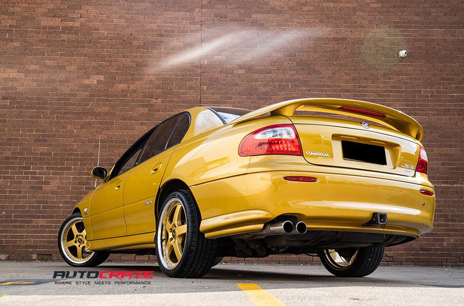 HOLDEN-COMMODORE-FR